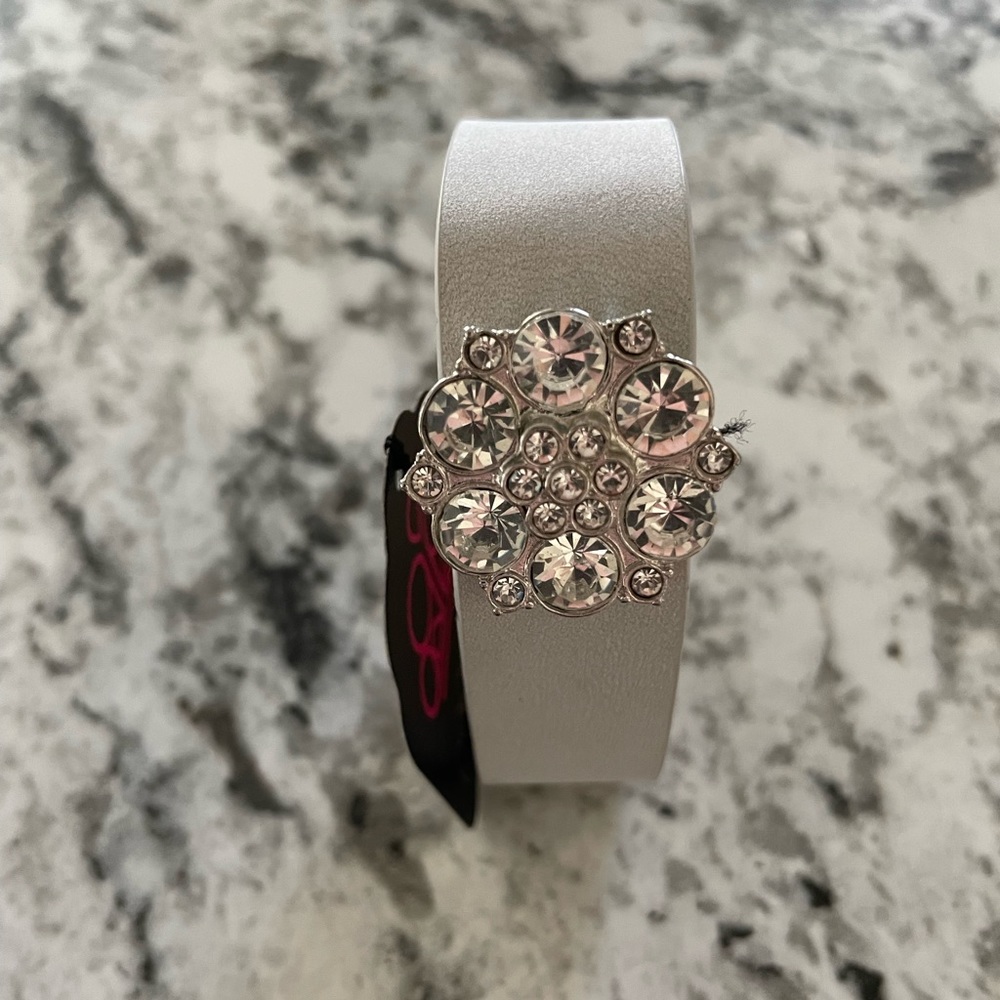 Women’s bracelet
